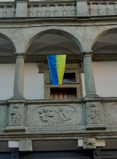 Ukrainian flag on the Mydlář House.